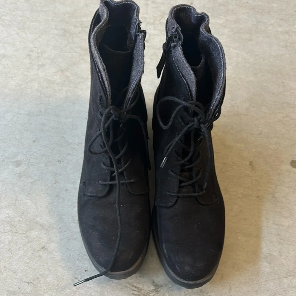 Universal Thread Boots - Picture 1 of 3